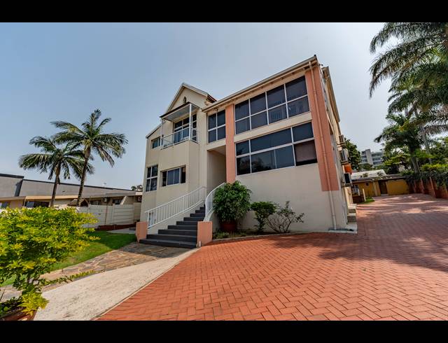 5 BEDROOM HOUSE FOR SALE IN ESSENWOOD